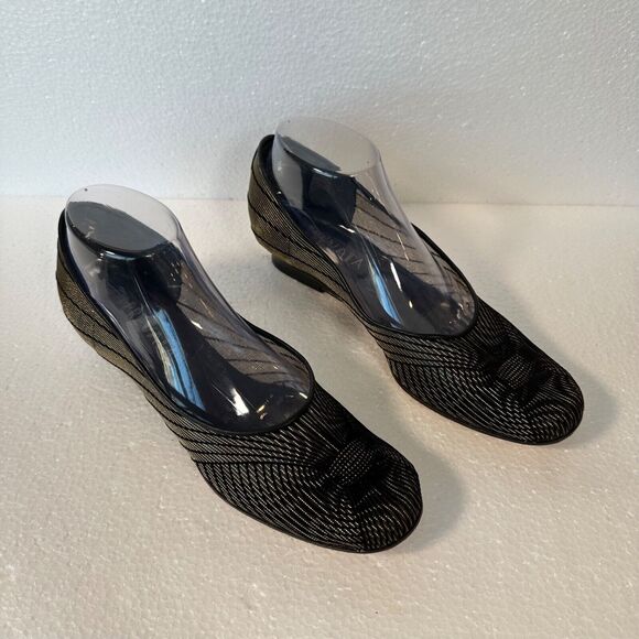 Prevata Mesh Womens 9 Shoes Black Gold Slip On Made in Italy 1-1/4 Platform Heel - Picture 2 of 11